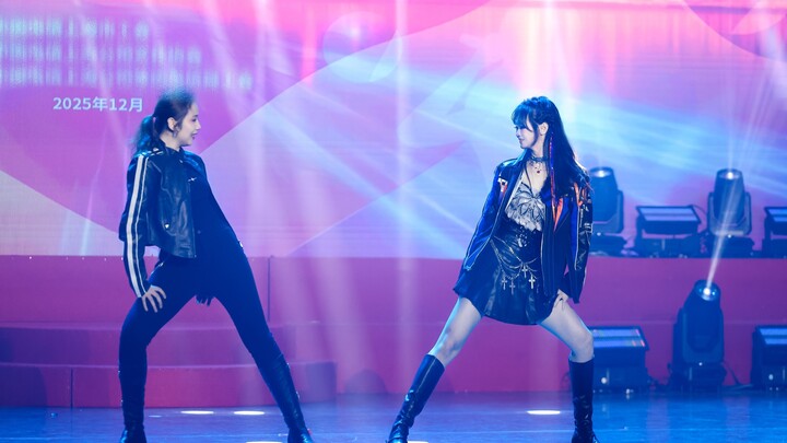 At the art festival, I won an award for dancing "Summer Day Blaze" despite frequent overloads!