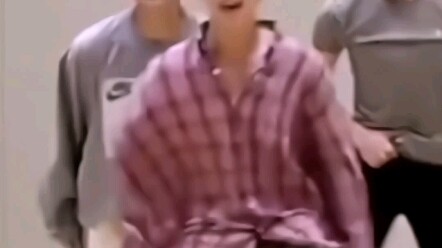 Là “WORLD” mà Viên Viên sẵn sàng nhảy cả trăm lần