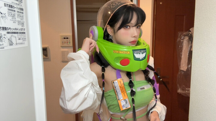 شارك إطلالة باستر غراينج التي شاهدها 500 ألف شخص!