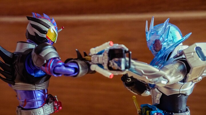 Kamen Rider Amazon Neo VS Kamen Rider Cross-Z Charge - Animasi Stop Motion Seribu Sayap vs