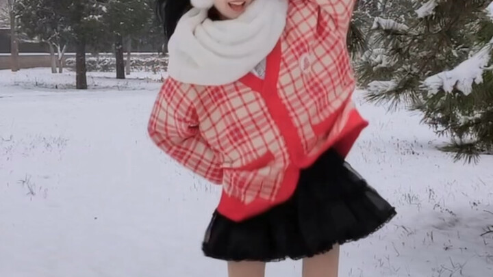 After years of waiting, it finally snowed in Beijing! I recorded a video while learning. It's finall