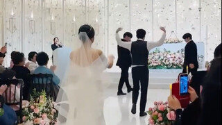 Dancing TVXQ's "Charm" at the Wedding