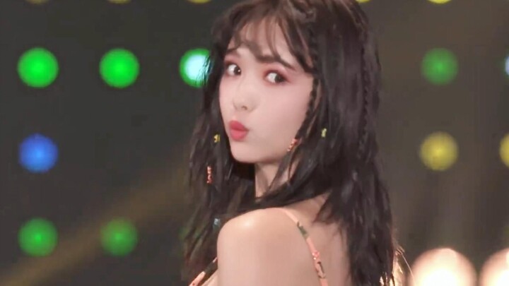 TGC Tokyo Fashion Show: Adorable, Sweet Long-Dress Look That Suits Eastern Aesthetics