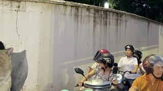 ฉันเจอกำแพงที่พังบนถนนและซ่อมแซมใหม่แบบไม่ได้ตั้งใจ