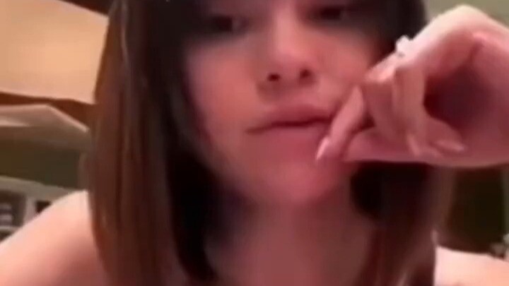 เมื่อพิธีกรสาวรู้ว่าการส่งของขวัญให้เธอต้องใช้เงินจริงๆ เธอก็ปิดไลฟ์ทันที