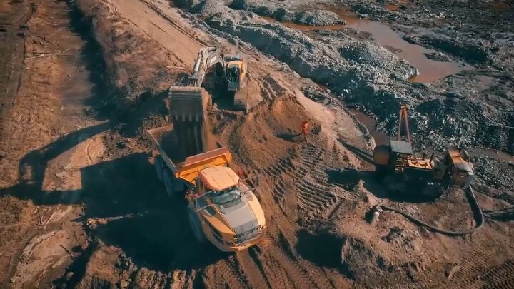 Gold Rush (2010) Season 16 Episode 3 - Rick's Bold Call