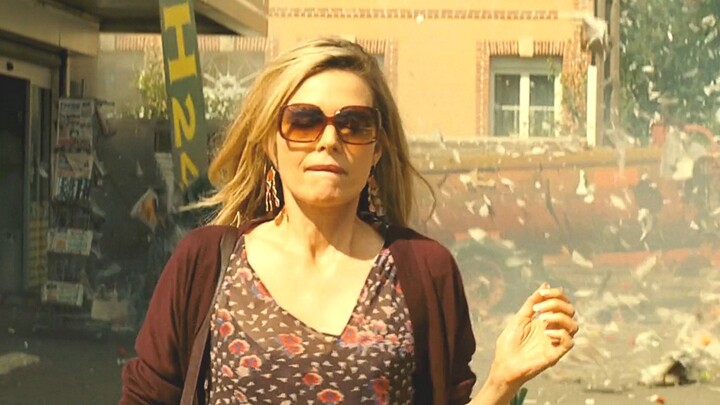 A family where everyone’s totally hardcore: Mom blows up the supermarket while grocery shopping, and