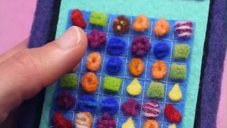Sơn móng tay, chơi Candy Crush, làm những món ăn nhỏ xinh... mọi thứ đều có thể biến thành len nỉ, v