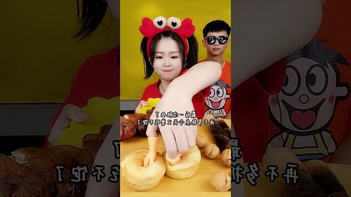 Thử Thách Bốc Thức Ăn Bằng Bàn Tay Mini #shorts #mukbang