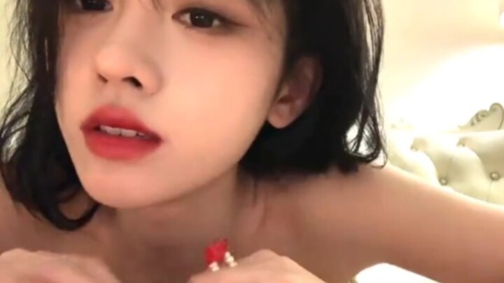 Cúc Tịnh Y: Cưới em — Làm sao mà cưới được em đây —