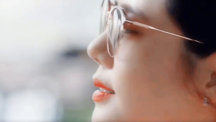 She is so beautiful that she looks like a torture.