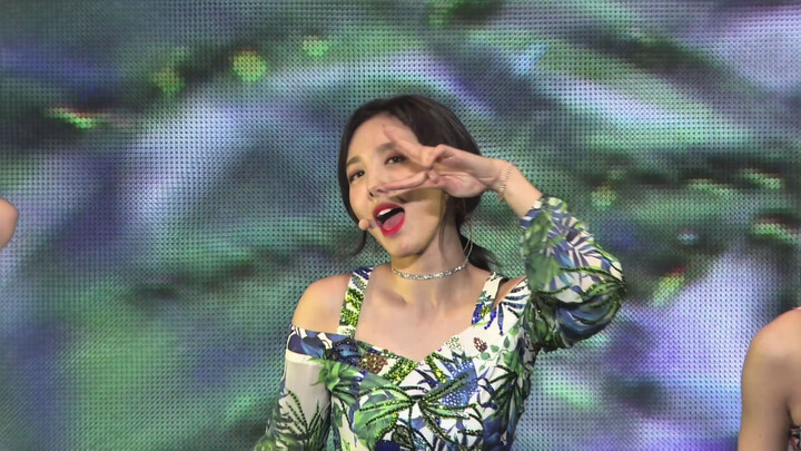 【4K60】TWICE - LOOK AT ME (Nhìn em đi) từ TWICELAND ZONE 2: Fantasy Park 2019