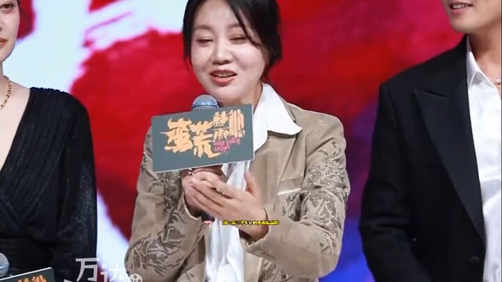 يان ني: ما إن فتحت عيني حتى رأيت ثلاثة فتيان صغار يحدّقون بي!