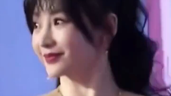 ต้าเผิงกับหลิวเหยียนเป็นอะไรกันนะ? ทั้งสองคนคอยช่วยเหลือกันในยามลำบาก ฝ่าฟันอุปสรรคมาด้วยกันน่ะ!