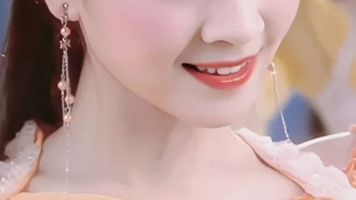 No, simpler doesn’t always mean more beautiful. Modern historical dramas really need to learn a thin