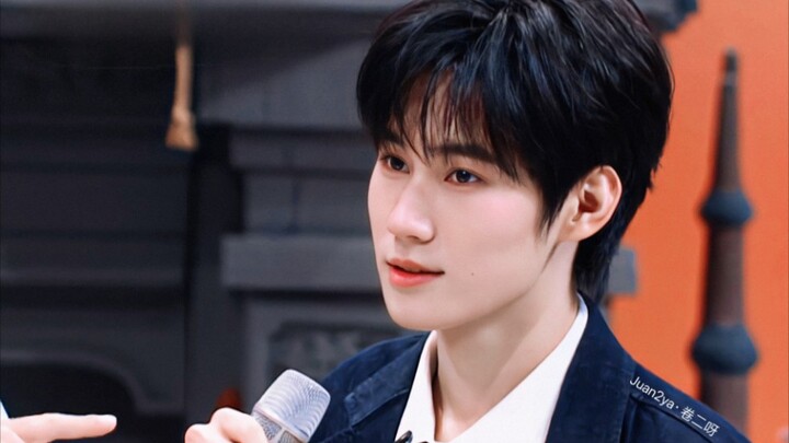 [Zhang Zhenyuan] In a chaotic world, Zhang Zhenyuan mends and patches things up.