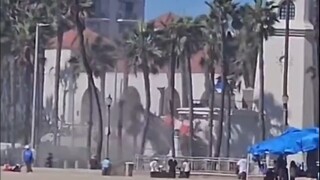 Breaking: A helicopter crashes in Los Angeles