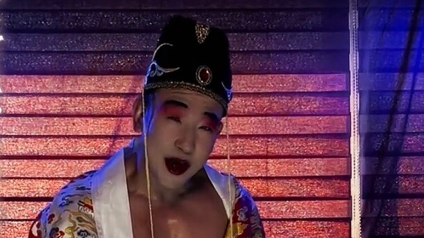Nhà máy hay không