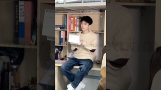 Một Cô Gái Cứ Tưởng Mình Sẽ Được Ôm || Bạch Dịch