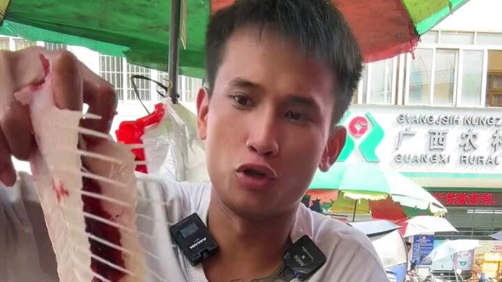 Các bạn đã học được cách rút xương cá tôm chưa?