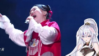 The young lady’s reaction to watching Luo Tianyi’s New Year’s Eve segment on Bilibili was that she k