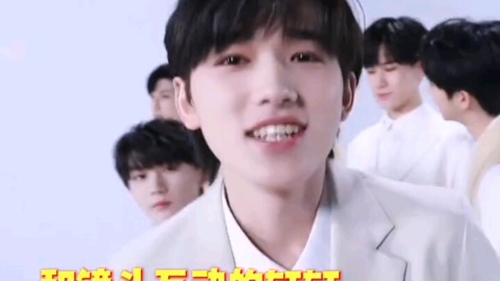 เชื่อฉันสิ ต่อให้ซ่งหย่าเสวี่ยนกินพี่หม่าจนเกลี้ยงจาน เขาก็ยังจะคิดว่าเสวี่ยนเสวี่ยนน่ารักอยู่ดี