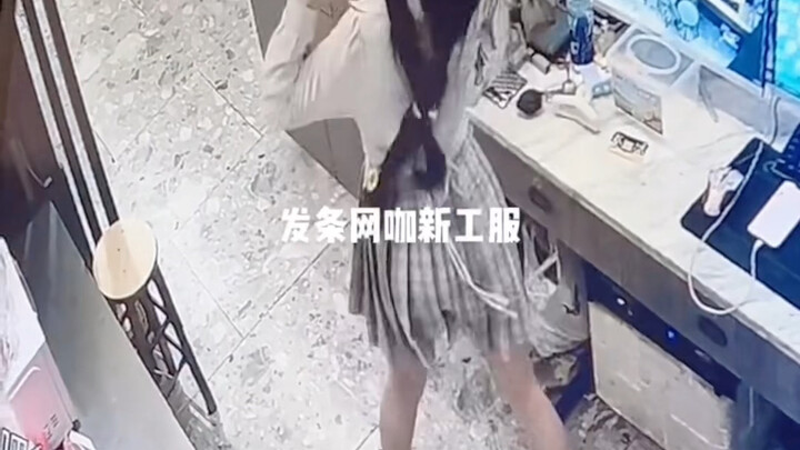 Chúng ta hãy chúc mừng cô gái này nhé!!