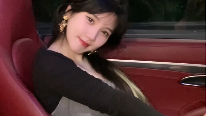 Mẹ đón con tan học