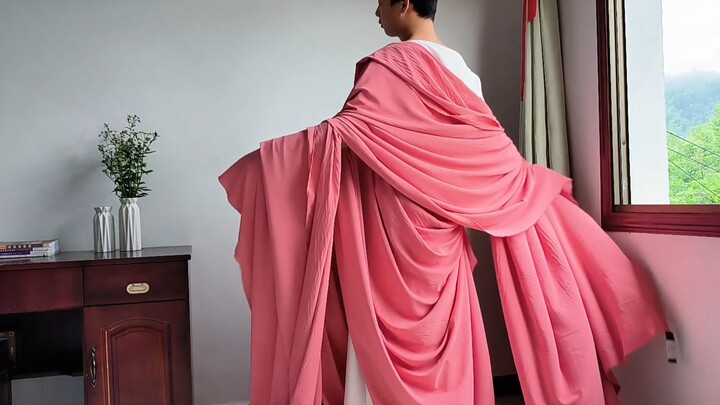 Chỉ cần chọn màu sắc và vải sẽ lo phần còn lại. Áo Tunica và Parium của La Mã