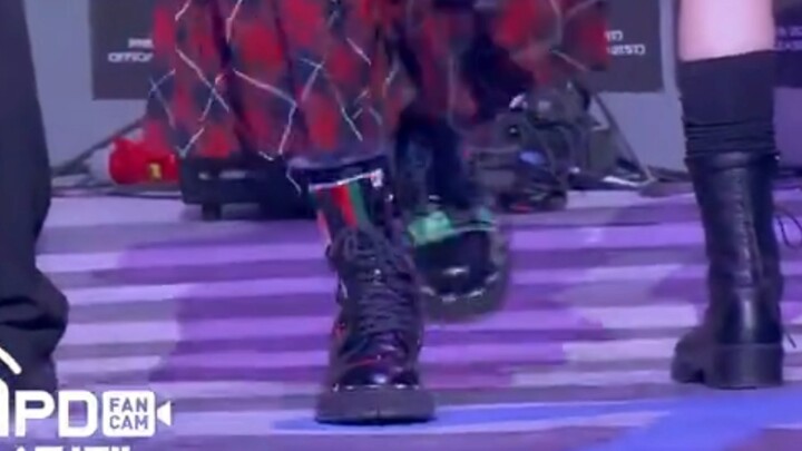 【Bước chân rồng nhẹ nhàng】Quyền Chí Long quay cận chân thẳng