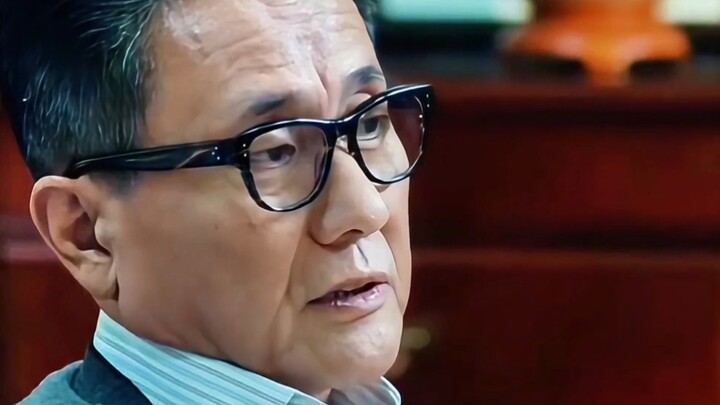 Đừng bao giờ coi thường bất kỳ thư ký nào!