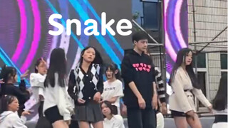 การแสดงในมหาวิทยาลัยที่ติดอันดับท็อปเท็นของ Snake