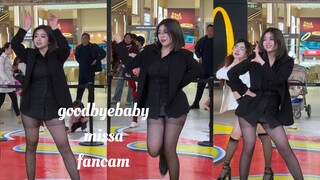 [goodbyebaby tour diễn thứ 2] Sự gợi cảm không nên bị giới hạn bởi CB. Hồi nhỏ, tôi từng muốn trở th