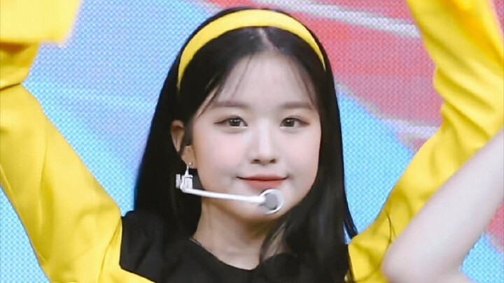 Khoảnh khắc dở khóc dở cười của IZ*ONE