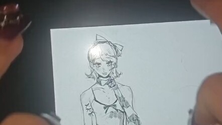 رسمت لوحة وطبعتها مئات المرات