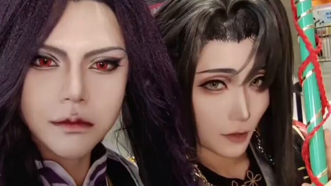 * تسجيل ماكياج كوس بلاي لشخص في الثلاثينيات من عمره