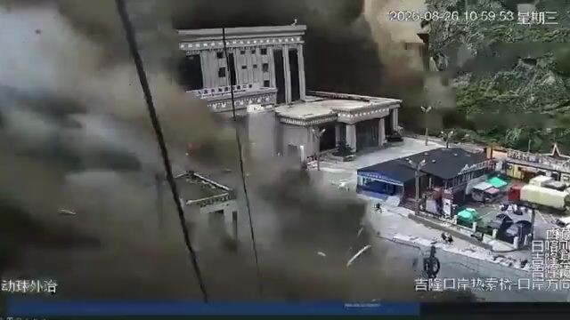 Riada en Nepal, después de un terremoto de 4 grados, provocó un derrumbe que obstaculizó el cauce