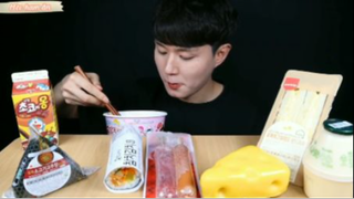 Các loại đồ ăn có trong cửa hàng tiện lợi phần 5 #mukbang