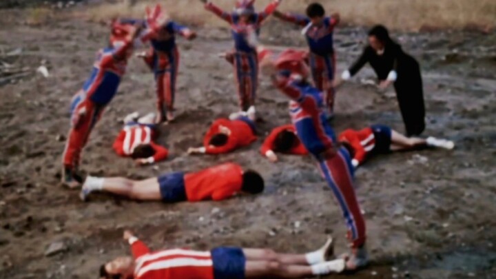 Kumpulan Ultraman tipe Showa yang merasuki tubuh manusia secara langsung