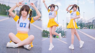 Mình gặp một cô gái dễ thương ở sân bóng đá! Yêu bạn quá đi mất❤
