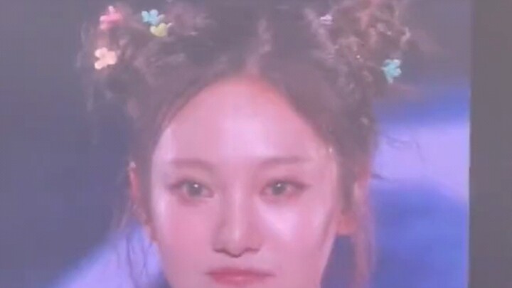 Ning makes her debut at aespa’s Japan concert