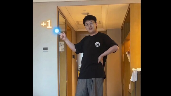 【Seedance2.0】Chơi với máy móc, tia lửa bùng cháy