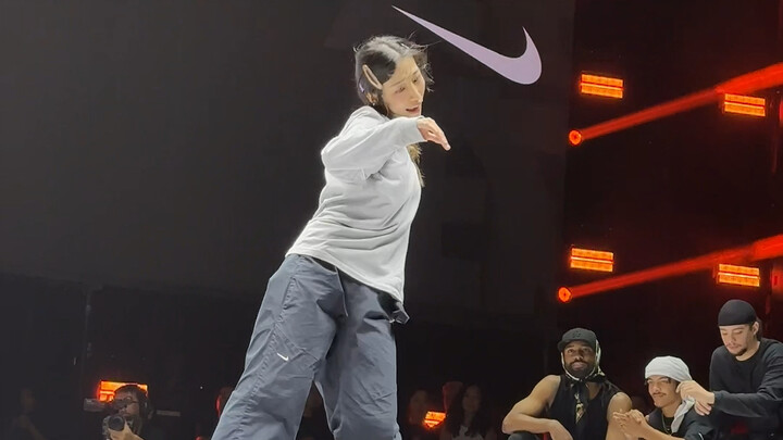 Xi Jiaqi’s “Don’t Ask, It’s Scary” Dance Is Absolutely Stunning!