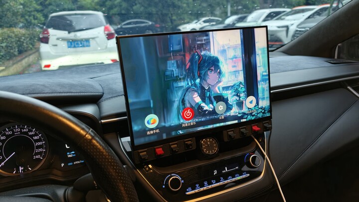 For 500 yuan, I built a 14-inch in-car display from scratch, complete with rearview camera and smart