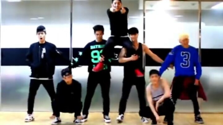 ดูเหมือนว่าครูสอนเต้นเคป็อปจะไม่สนใจชีวิตของไอดอลเลยจริงๆ ภาค2