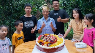 阿公86岁生日，阿米做两桌好菜给阿公庆祝，土鸡土鸭上齐了