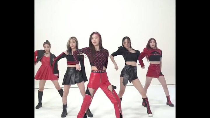 itzy phiên bản hiếm, coi như là đoạn giới thiệu