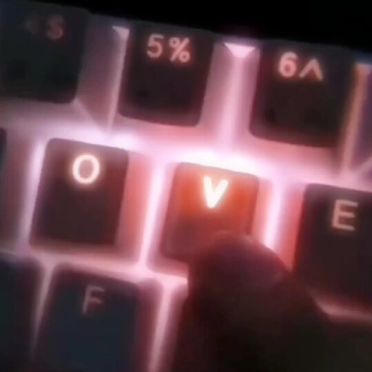 “Phòng theo giờ trong hiệp phụ, ánh trăng trắng đã vỡ tan”