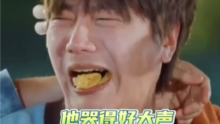 【สุขสันต์ออกเดินทางอีกครั้ง】เขาร้องไห้เสียงดังมาก ฉันหัวเราะจนทนไม่ไหวแล้ว...