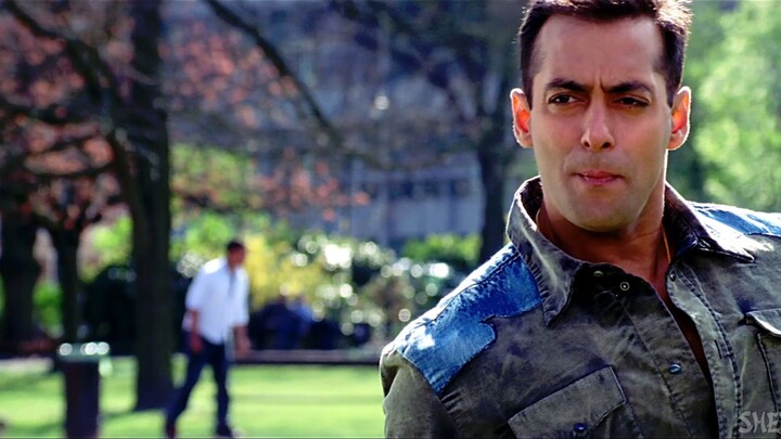 Pehle_Kabhi_Na_Mera_Haal_-_4K_Full_Video_So ng__Baghban__Salman_Khan,_Mahima_Chaud hary_Real4KVideo(